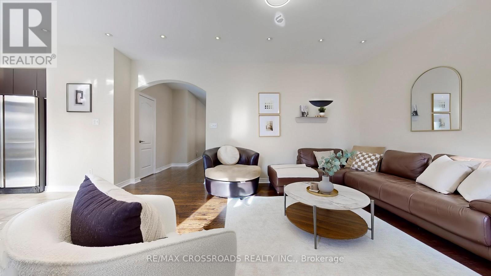 122 Destino Crescent, Vaughan, Ontario  L4H 3E2 - Photo 6 - N12807300