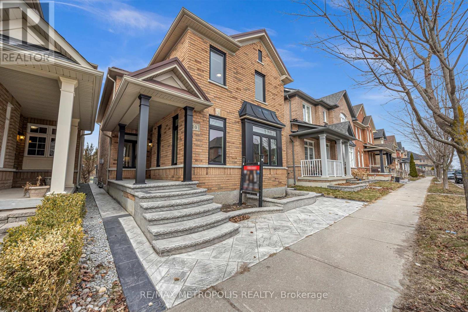 10 SNOWCREEK STREET, Markham, Ontario