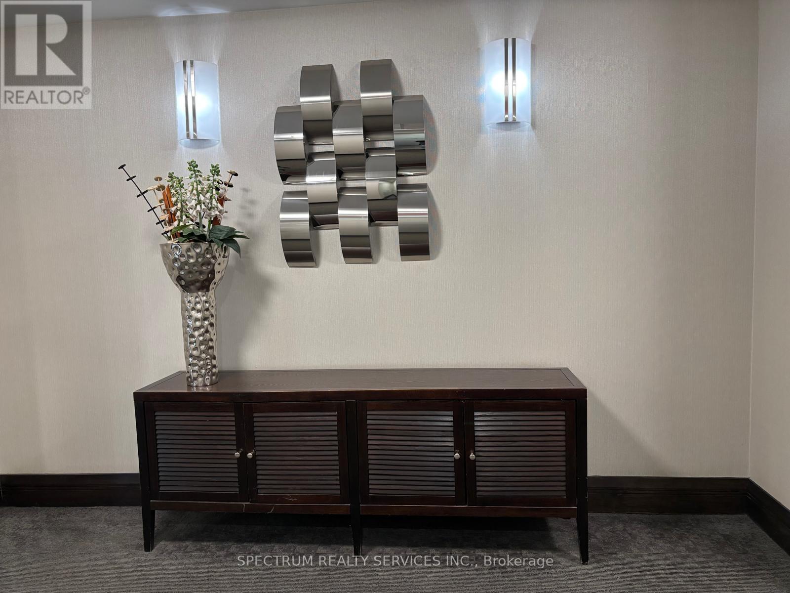 609 - 75 King William Crescent, Richmond Hill, Ontario  L4B 0C1 - Photo 3 - N12807324