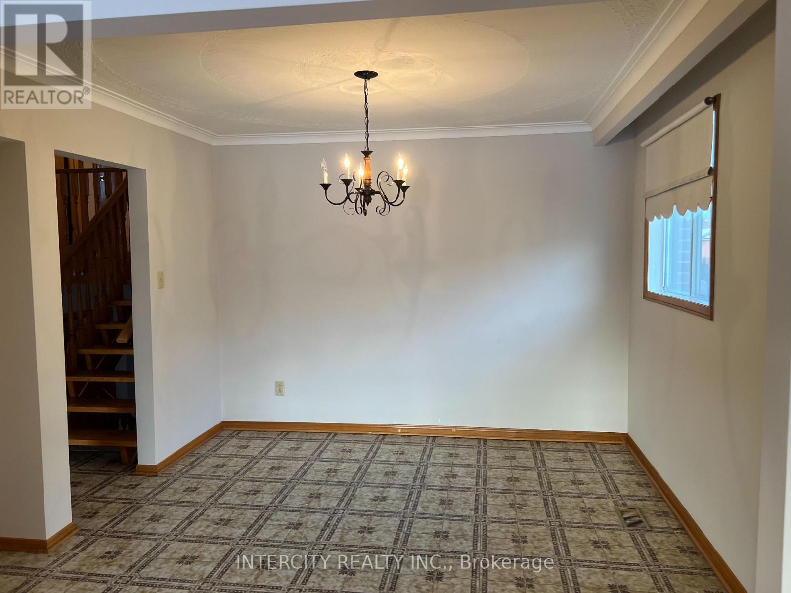 180 Jeanne Drive, Vaughan, Ontario  L4L 1X8 - Photo 11 - N12807334