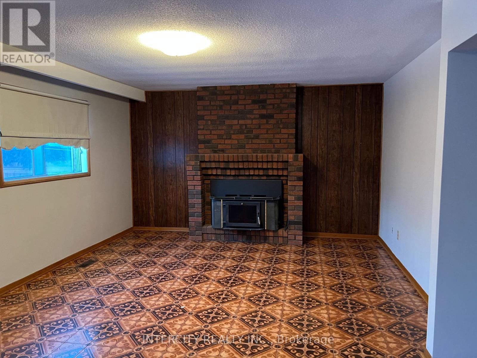 180 Jeanne Drive, Vaughan, Ontario  L4L 1X8 - Photo 2 - N12807334