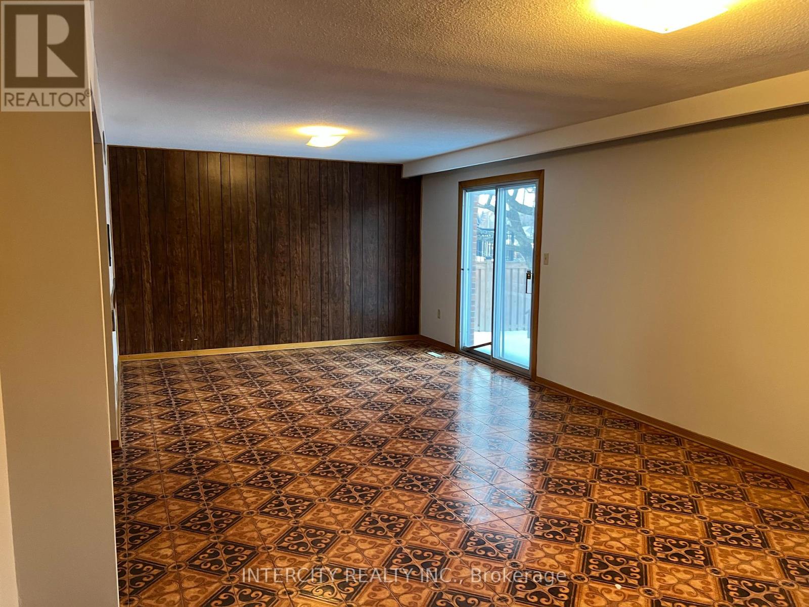 180 Jeanne Drive, Vaughan, Ontario  L4L 1X8 - Photo 3 - N12807334