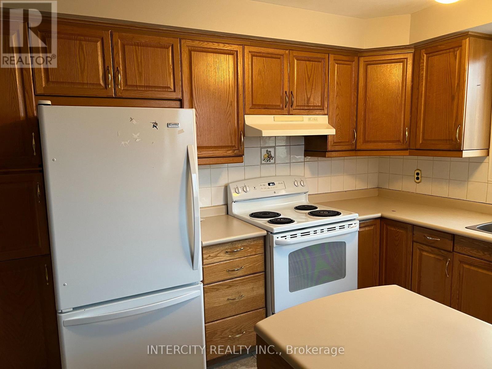 180 Jeanne Drive, Vaughan, Ontario  L4L 1X8 - Photo 7 - N12807334