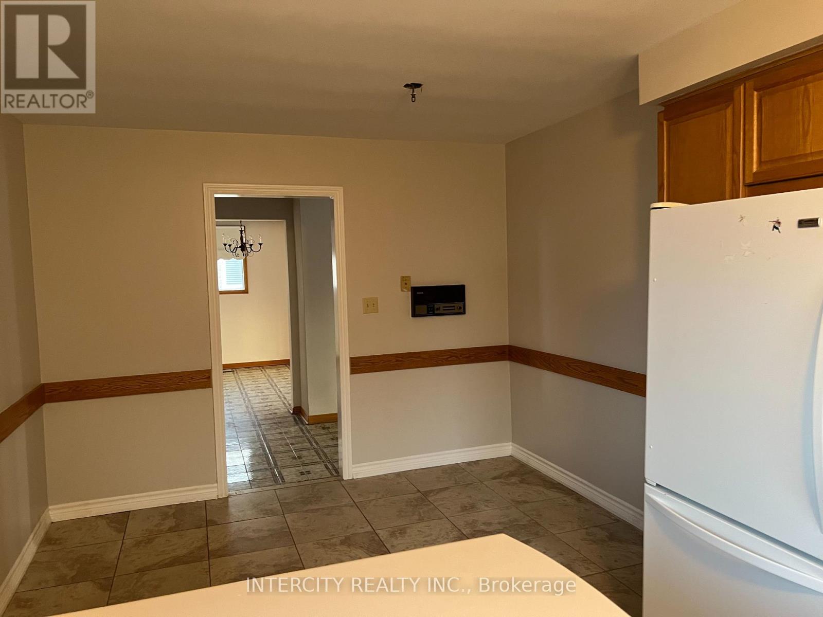 180 Jeanne Drive, Vaughan, Ontario  L4L 1X8 - Photo 8 - N12807334