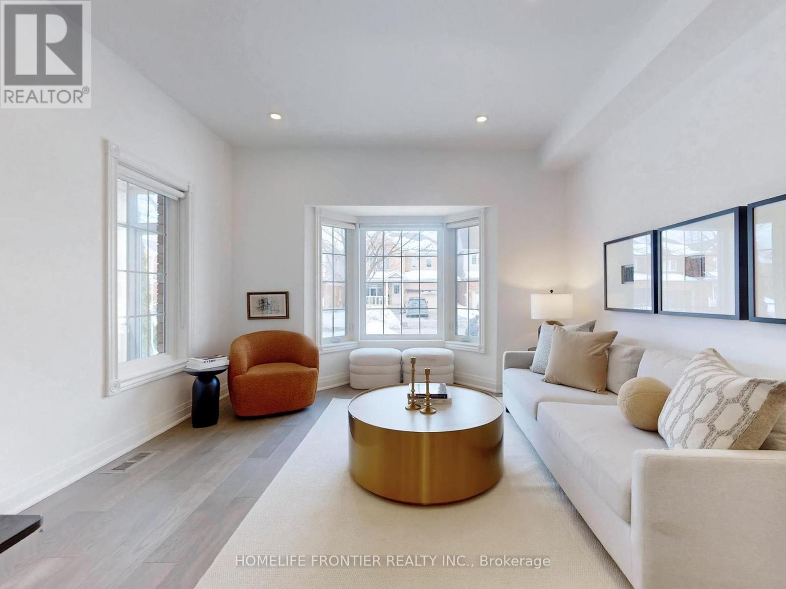 73 Billingham Heights, Aurora, Ontario  L4G 7S5 - Photo 3 - N12807372