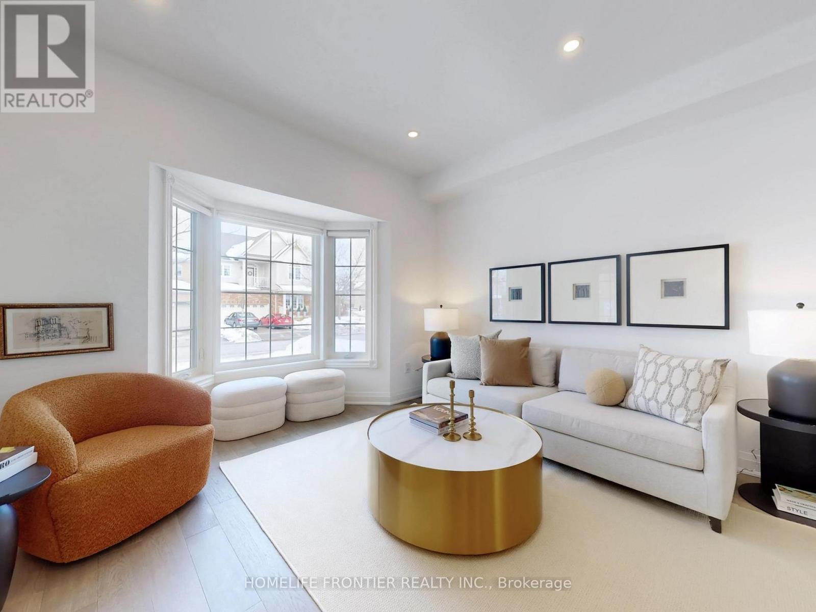 73 Billingham Heights, Aurora, Ontario  L4G 7S5 - Photo 4 - N12807372