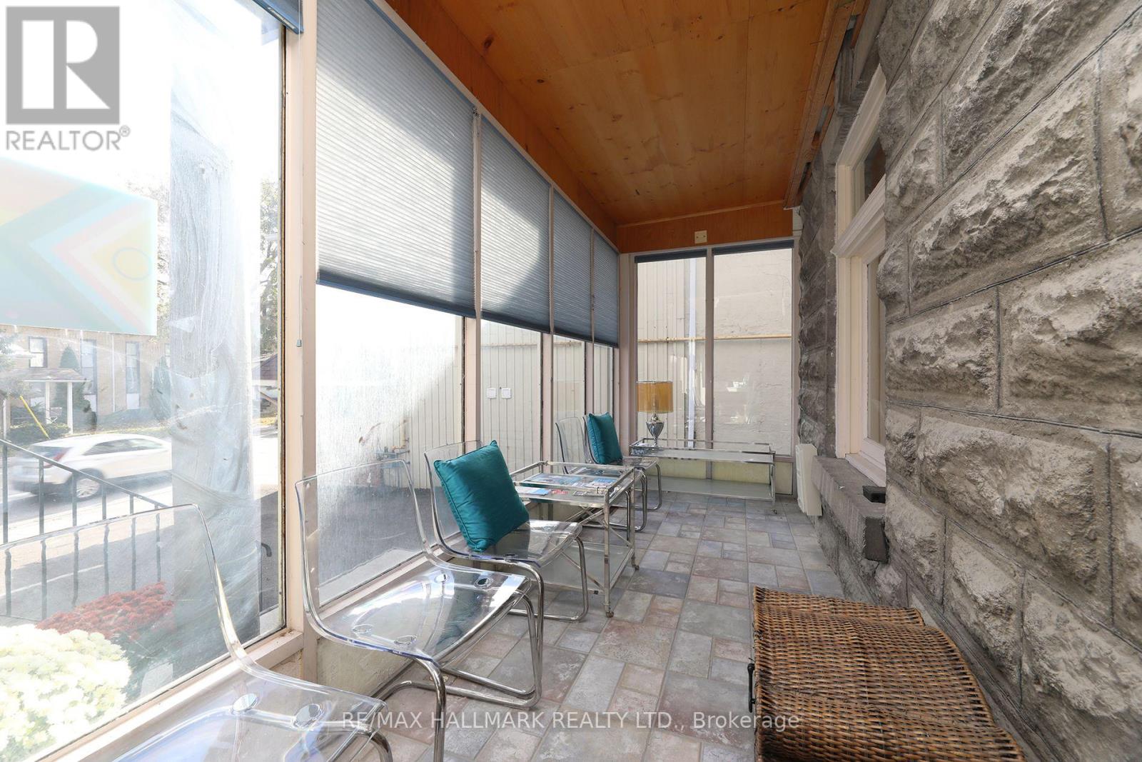 Front - 78 Main Street S, Newmarket, Ontario  L3Y 3Y6 - Photo 5 - N12807392