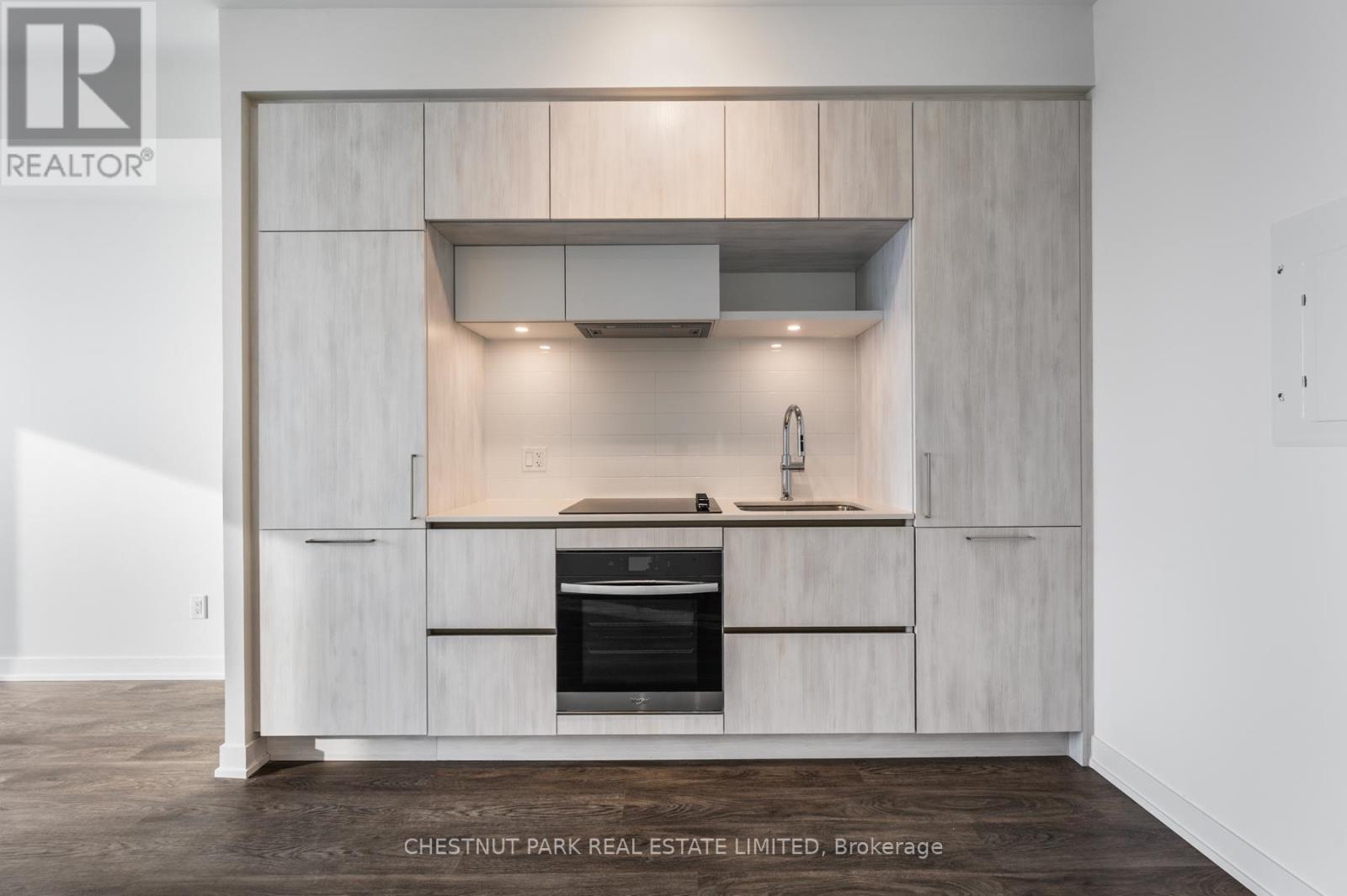 1221 - 2 David Eyer Road, Richmond Hill, Ontario  L4S 0N5 - Photo 3 - N12807402