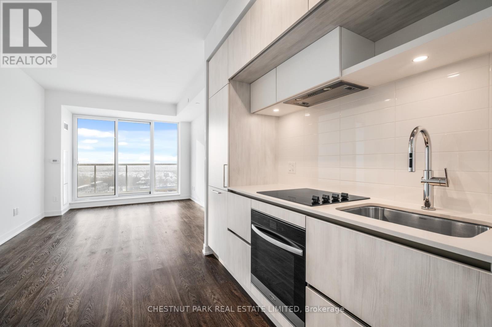 1221 - 2 David Eyer Road, Richmond Hill, Ontario  L4S 0N5 - Photo 4 - N12807402