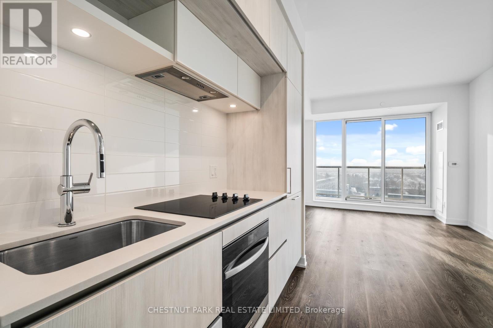 1033 - 2 David Eyer Road, Richmond Hill, Ontario  M4S 0N5 - Photo 1 - N12807458