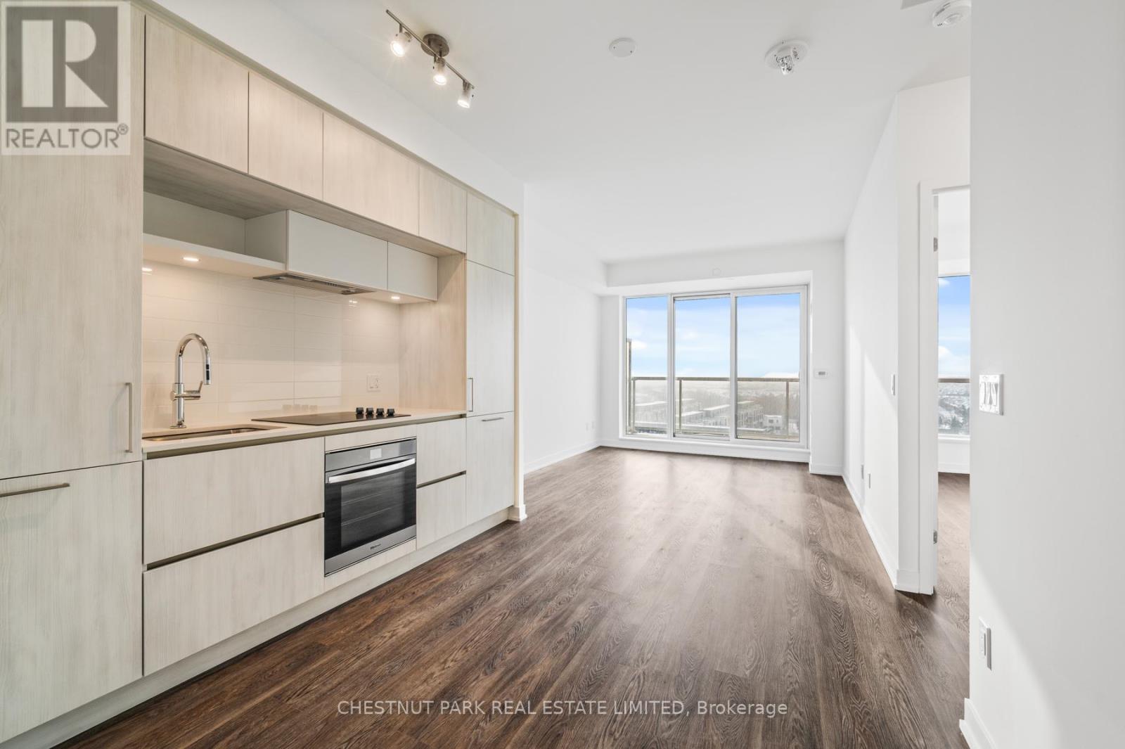 1033 - 2 David Eyer Road, Richmond Hill, Ontario  M4S 0N5 - Photo 5 - N12807458