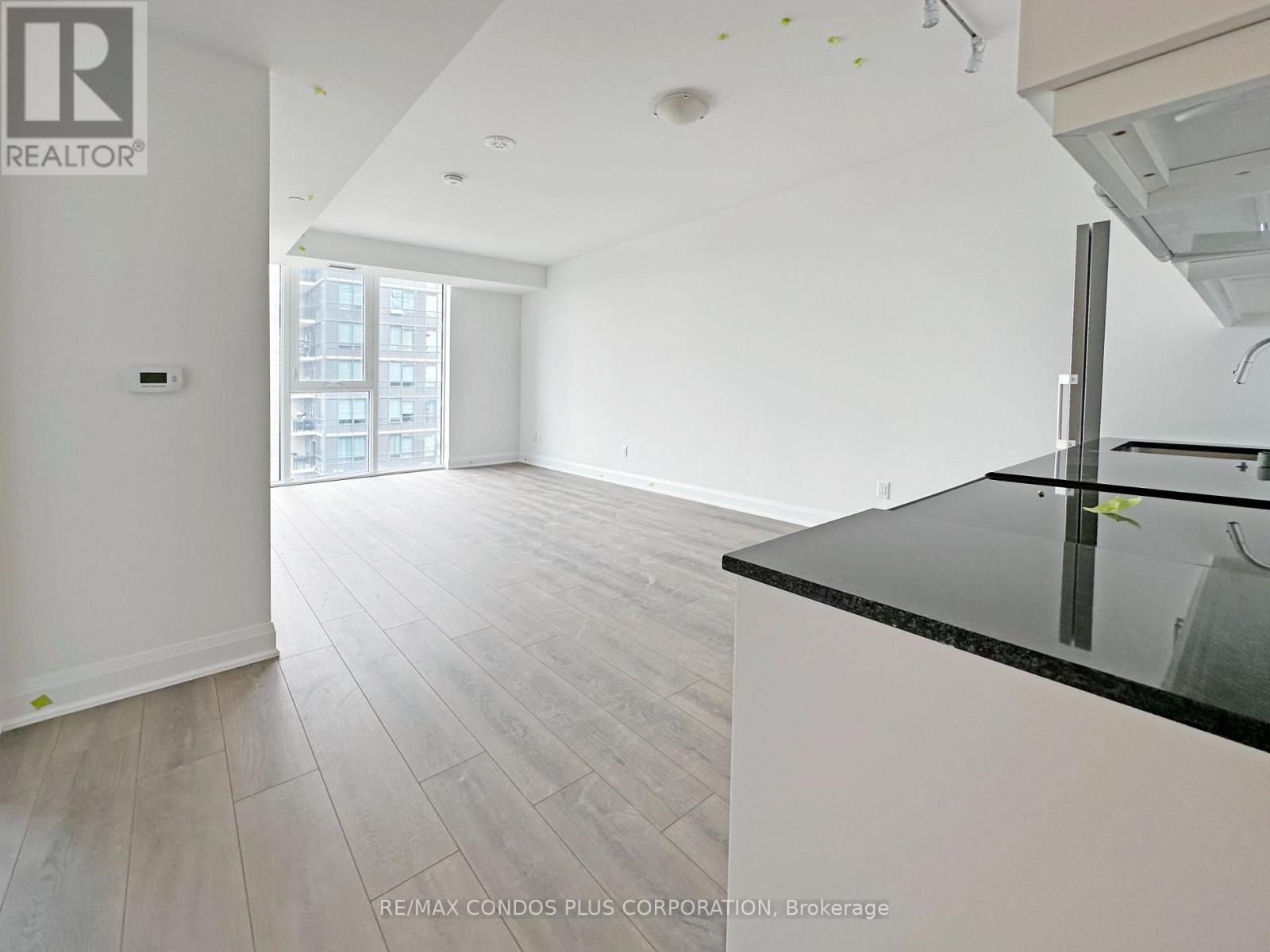 1210 - 20 Gatineau Drive, Vaughan, Ontario  L4J 0L3 - Photo 3 - N12807488