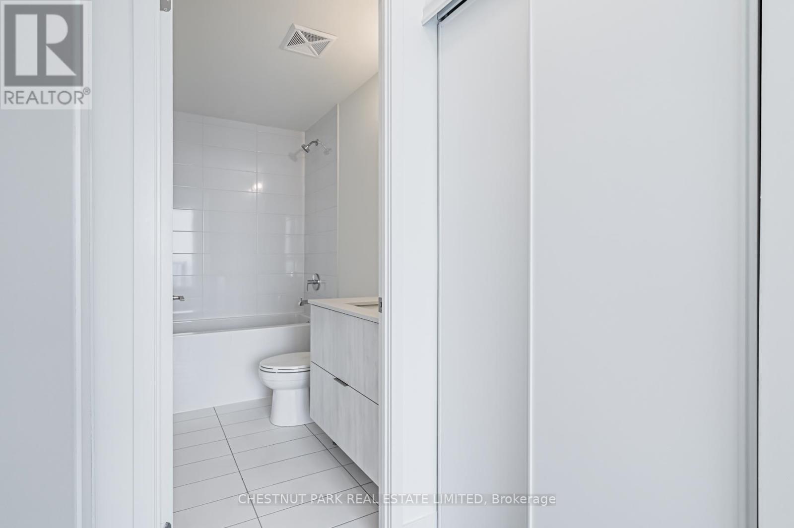 1032 - 2 David Eyer Road, Richmond Hill, Ontario  L4S 0N5 - Photo 20 - N12807526