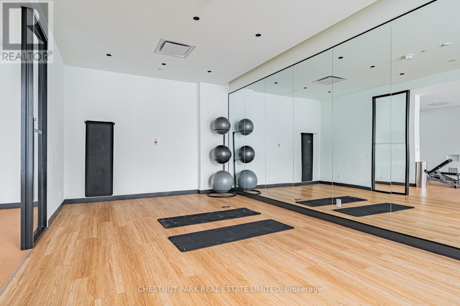 1032 - 2 David Eyer Road, Richmond Hill, Ontario  L4S 0N5 - Photo 27 - N12807526