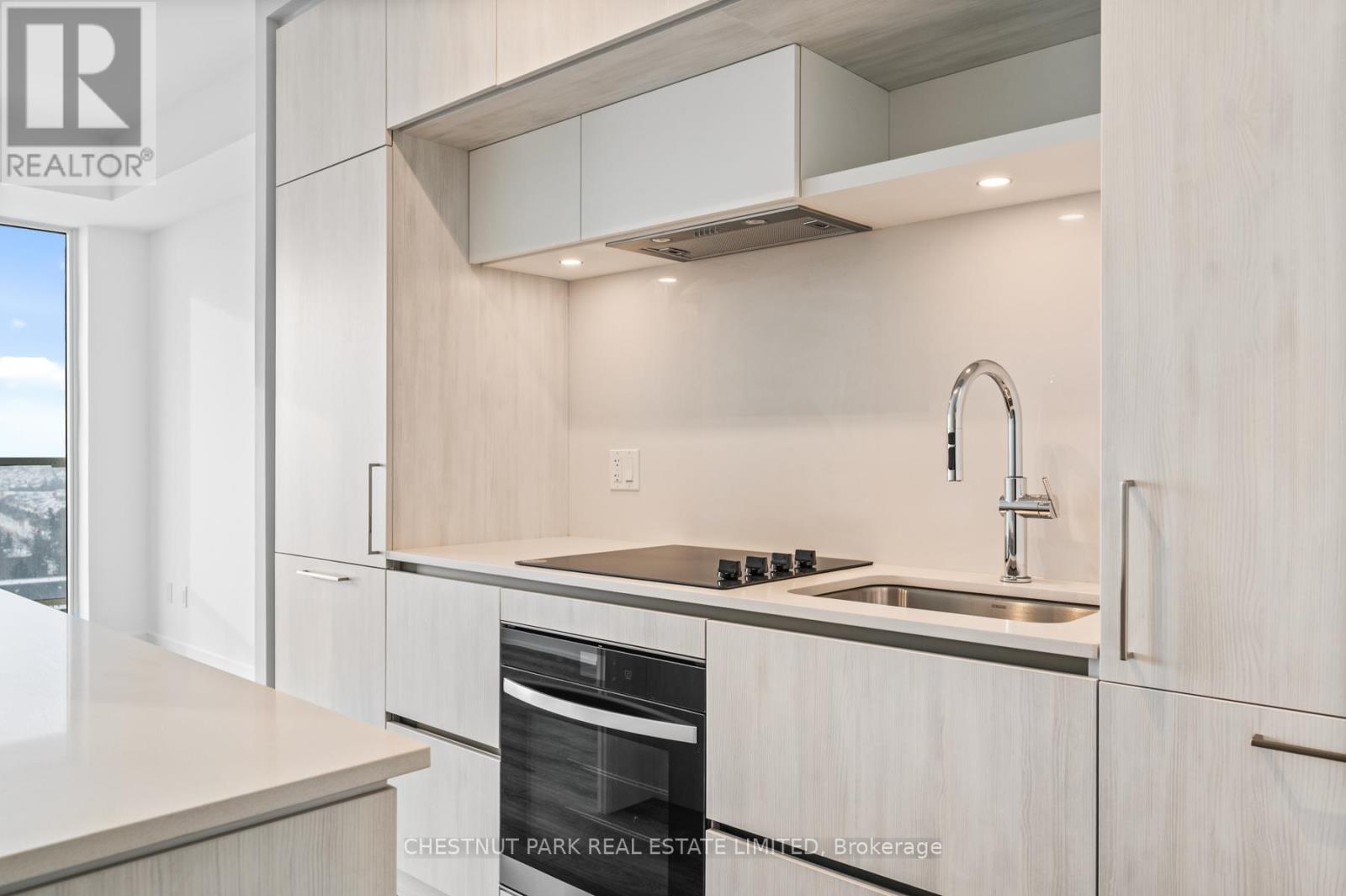 1032 - 2 David Eyer Road, Richmond Hill, Ontario  L4S 0N5 - Photo 7 - N12807526