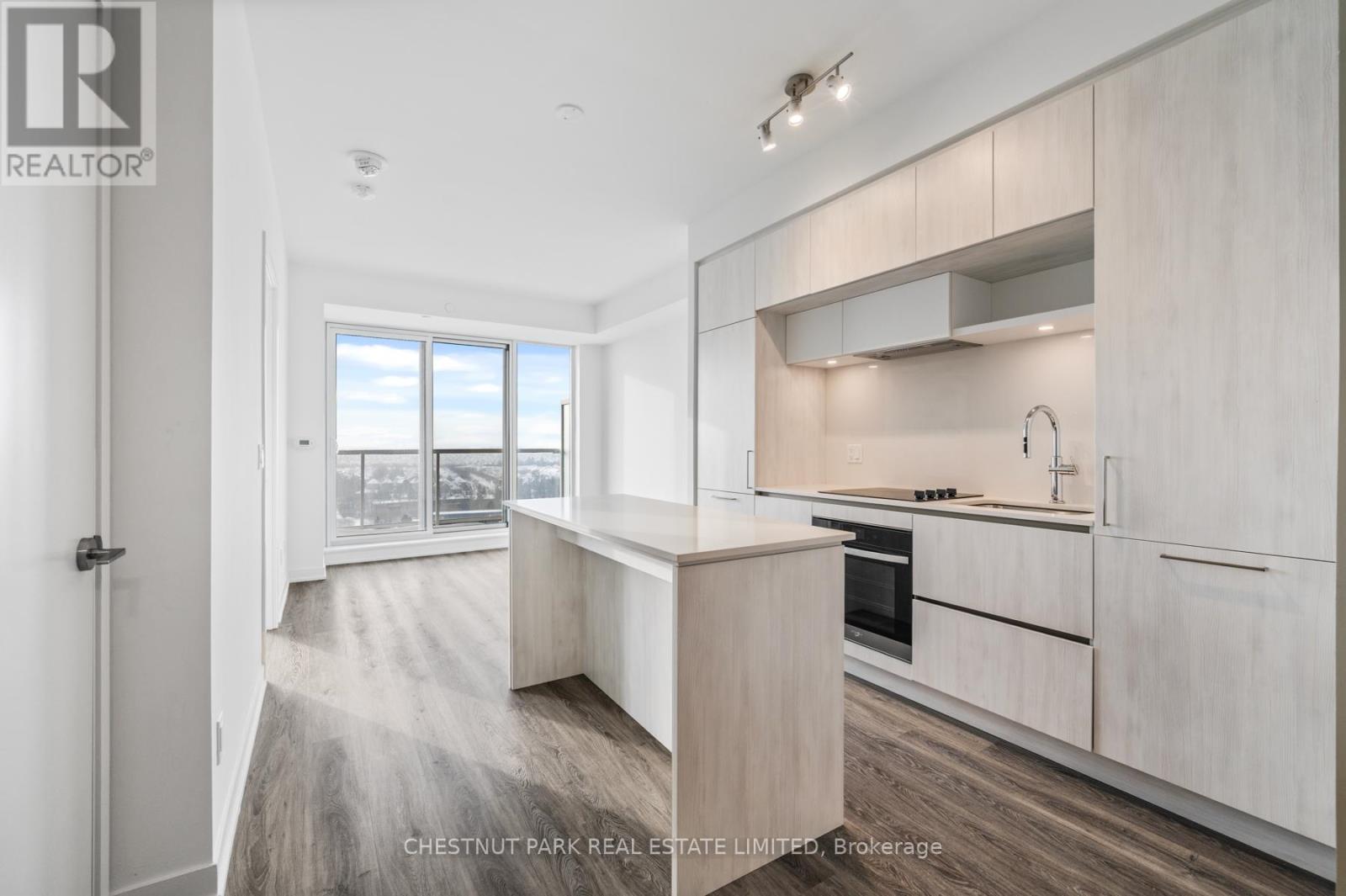 1032 - 2 David Eyer Road, Richmond Hill, Ontario  L4S 0N5 - Photo 9 - N12807526