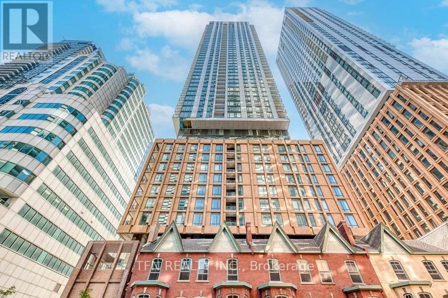 2005 - 8 WIDMER STREET, Toronto, Ontario