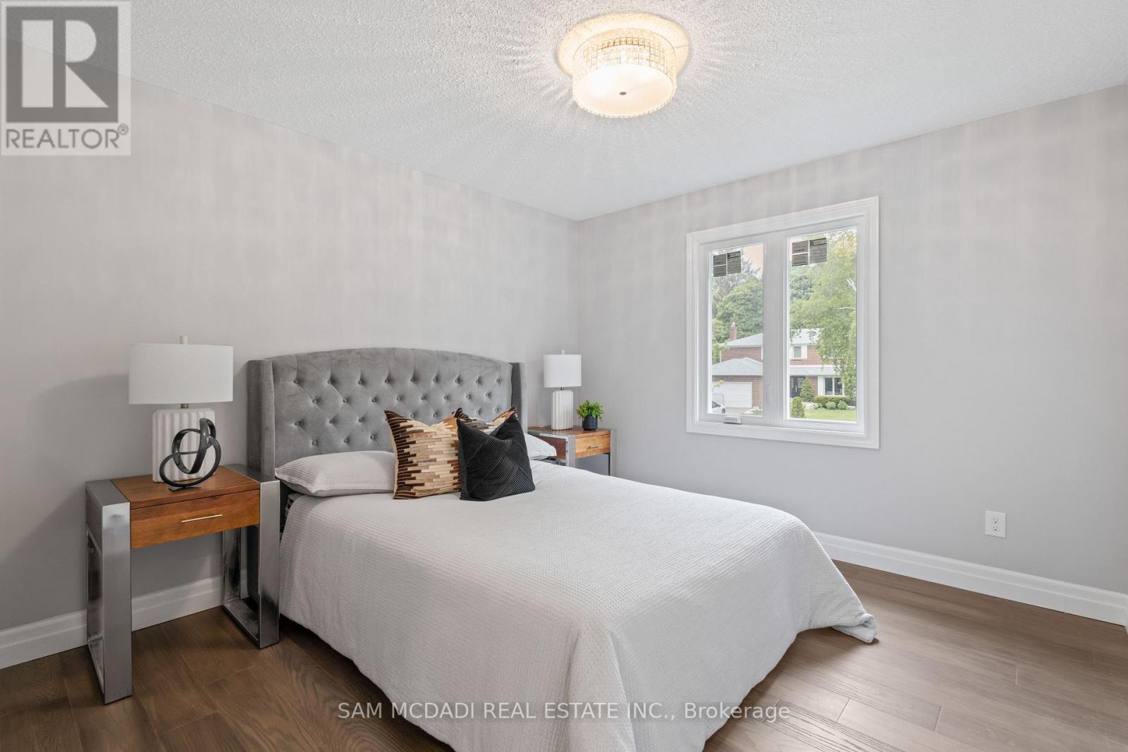 2535 Robin Drive, Mississauga, Ontario  L5K 2G2 - Photo 19 - W12807278