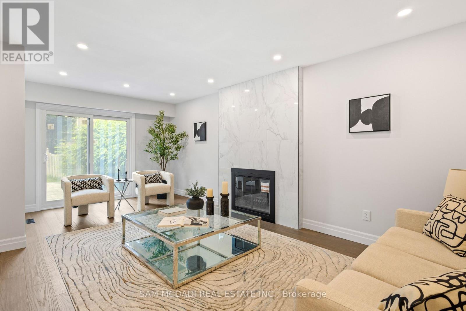 2535 Robin Drive, Mississauga, Ontario  L5K 2G2 - Photo 6 - W12807278