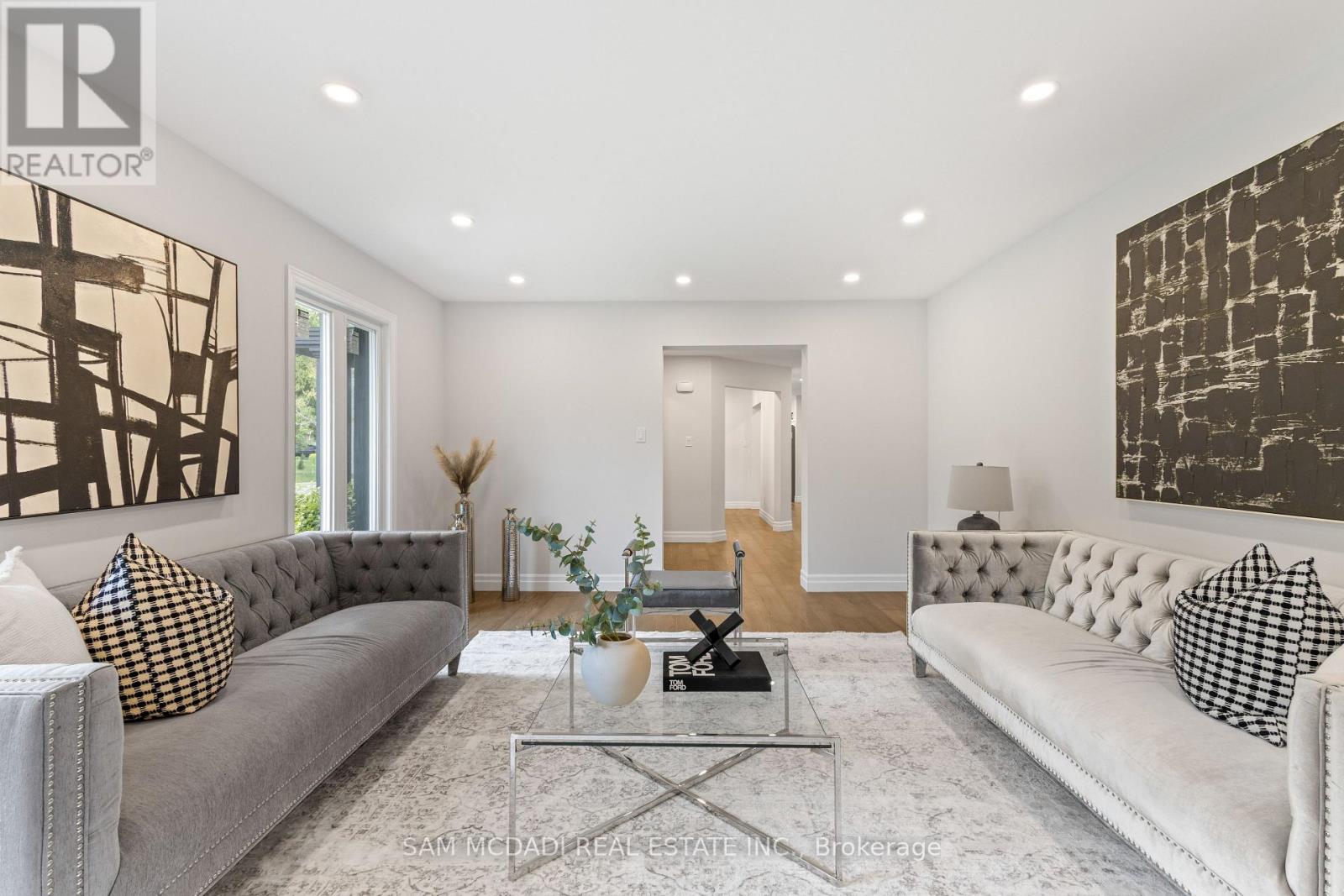 2535 Robin Drive, Mississauga, Ontario  L5K 2G2 - Photo 8 - W12807278