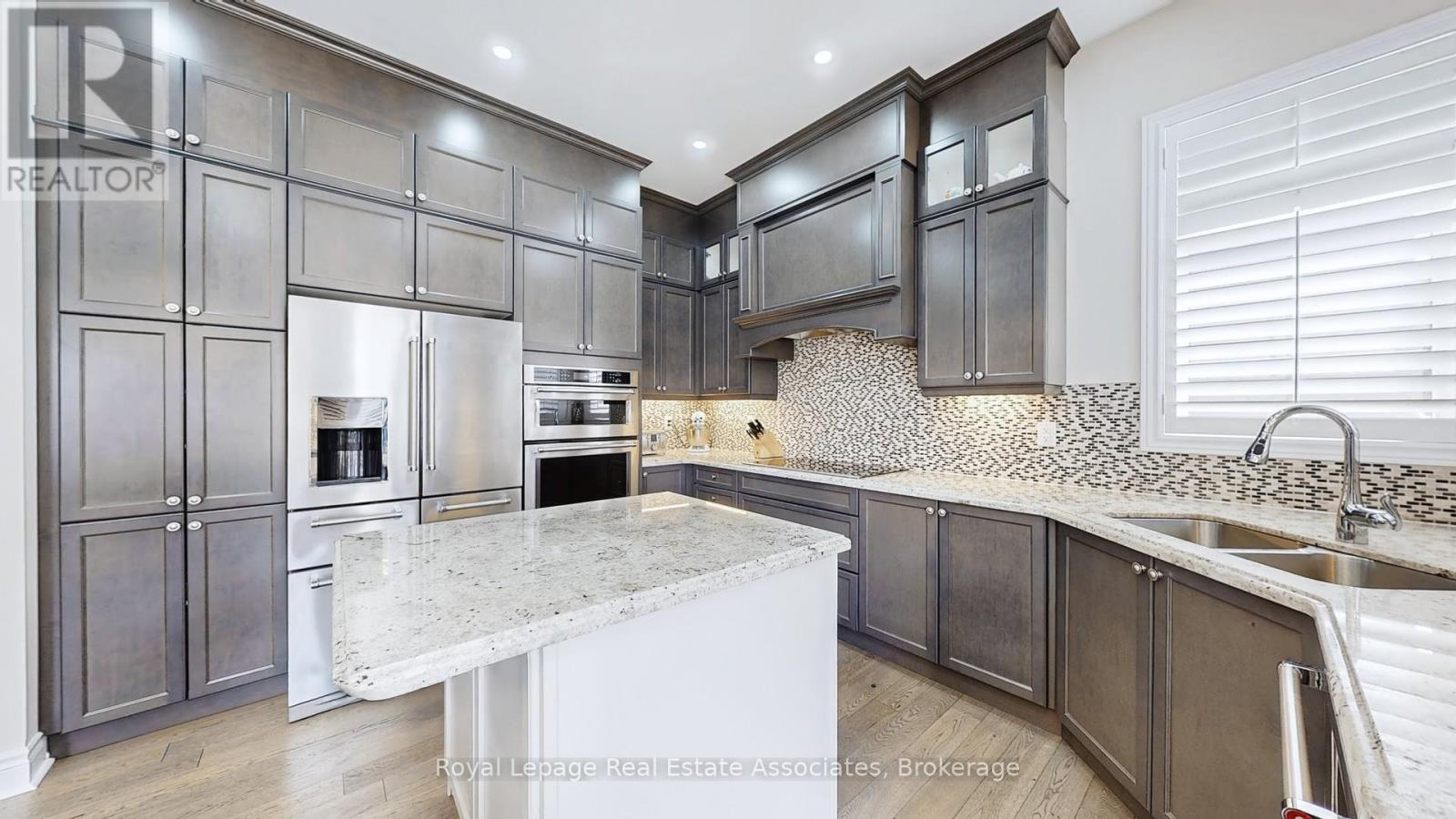 212 Niagara Trail, Halton Hills, Ontario  L7G 0H9 - Photo 12 - W12807296