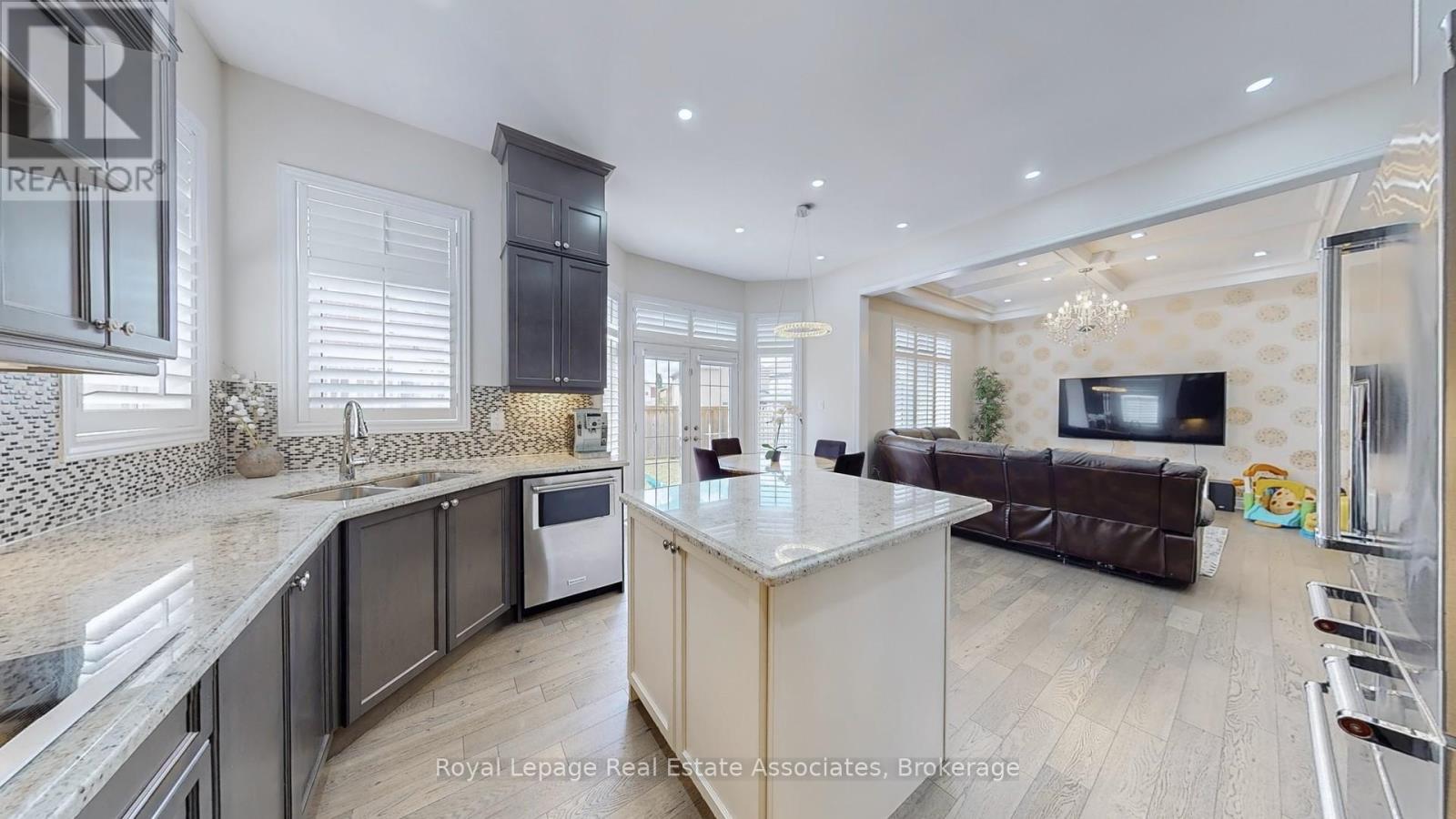 212 Niagara Trail, Halton Hills, Ontario  L7G 0H9 - Photo 13 - W12807296