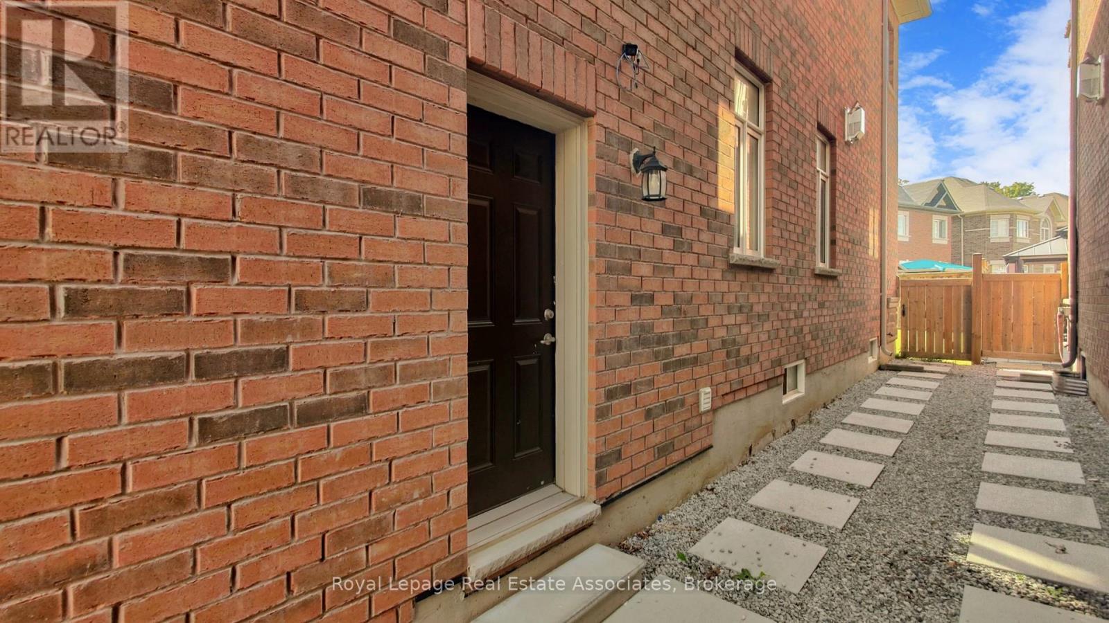 212 Niagara Trail, Halton Hills, Ontario  L7G 0H9 - Photo 41 - W12807296