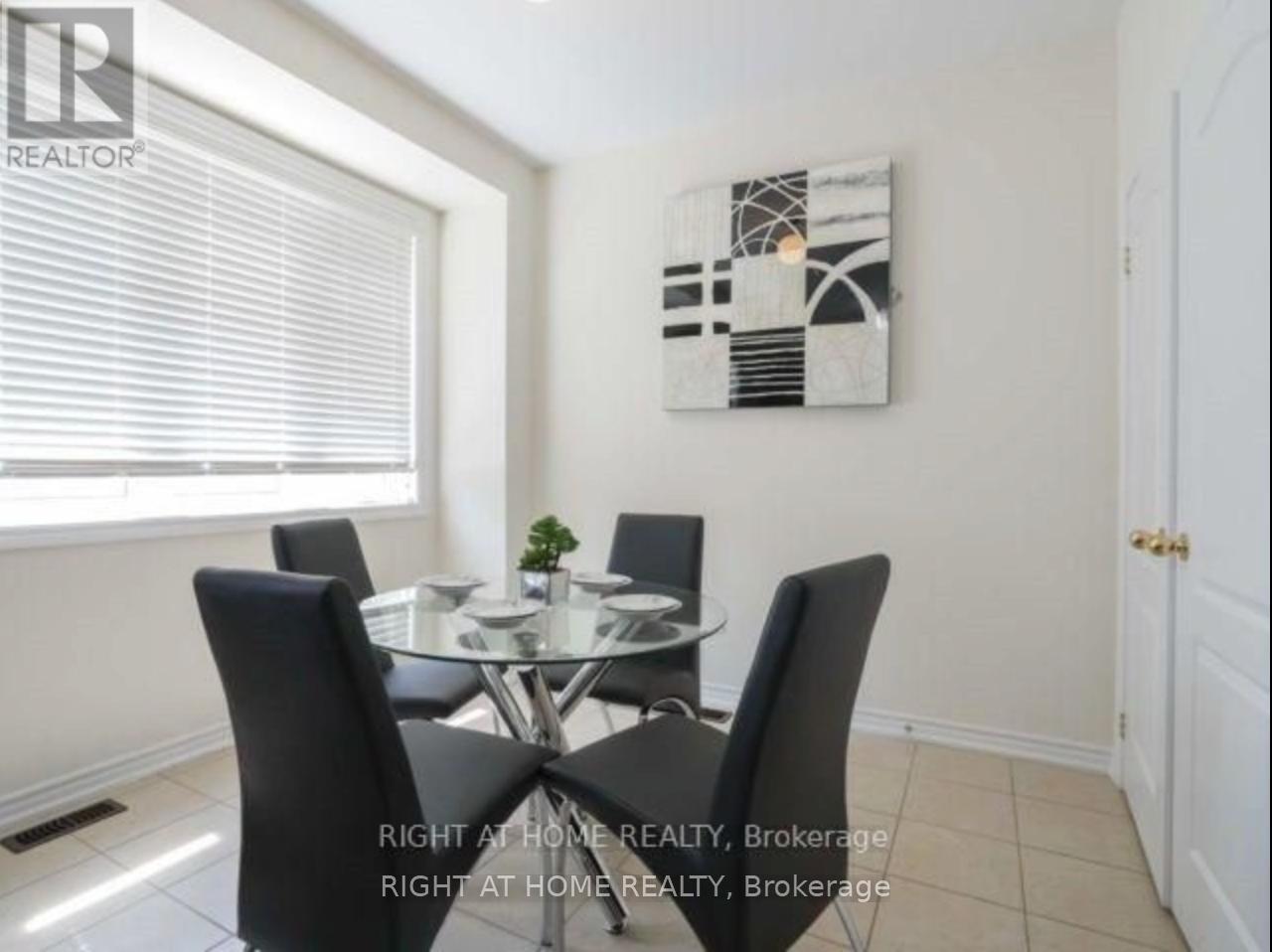 90 New Pines Trail, Brampton, Ontario  L6Z 0B4 - Photo 9 - W12807302