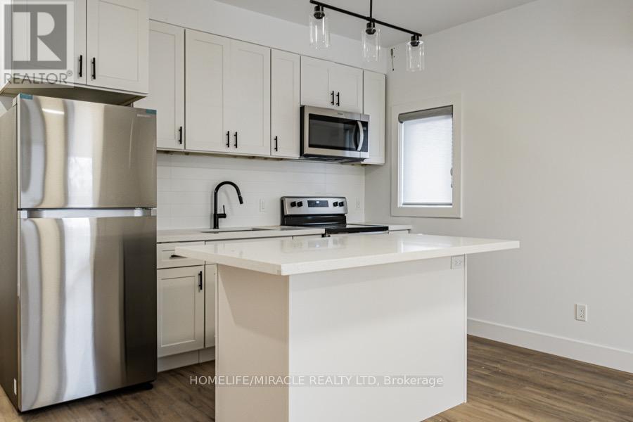 3 - 67 Oakmount Road, Toronto, Ontario  M6P 2M3 - Photo 10 - W12807336