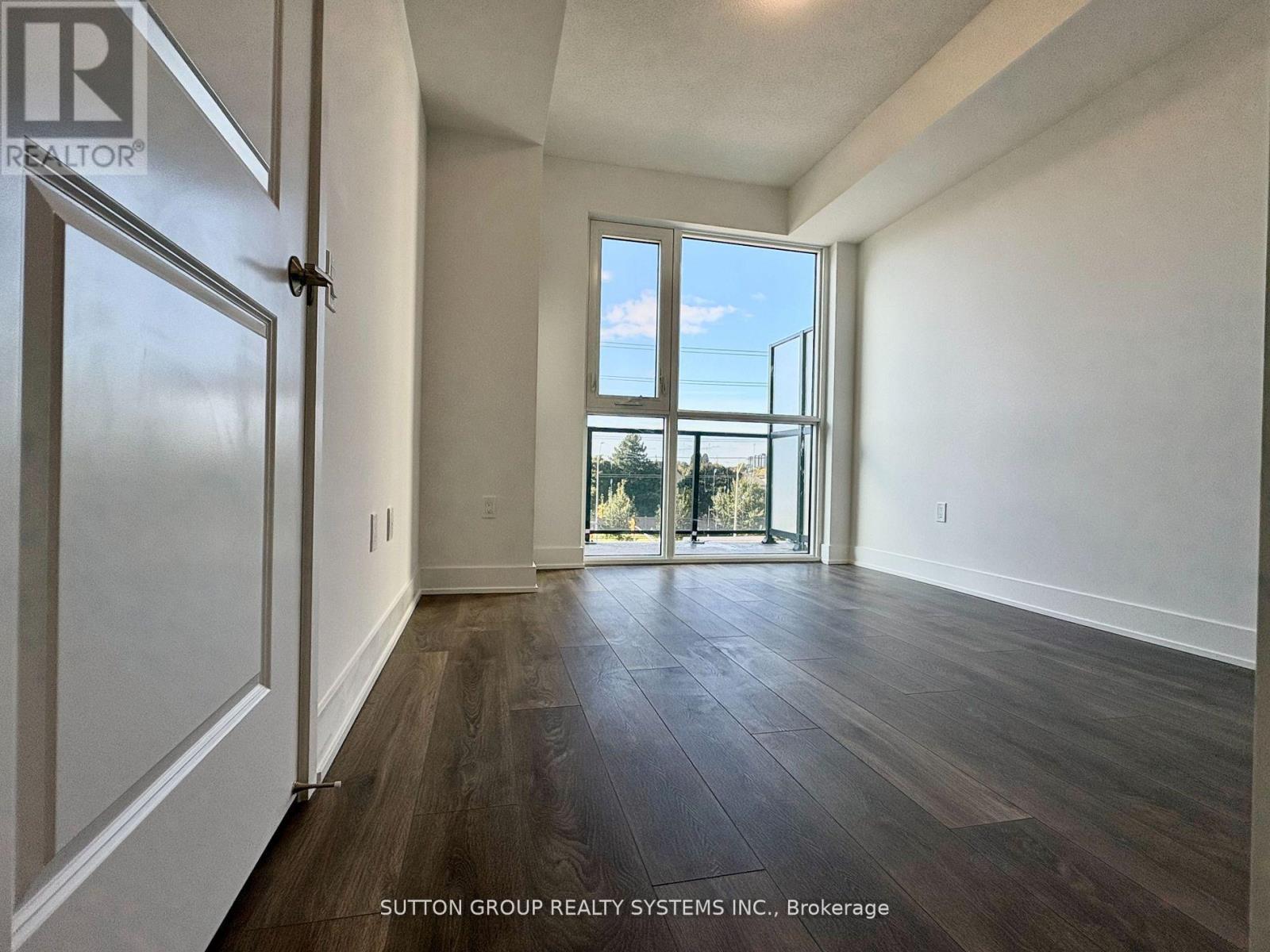 311 - 204 Burnhamthorpe Road E, Mississauga, Ontario  L5A 4L4 - Photo 6 - W12807338