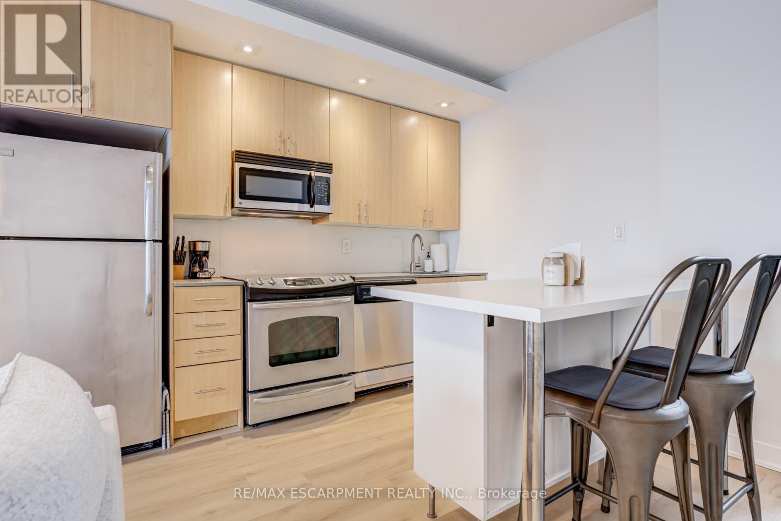 2623 - 165 Legion Road N, Toronto, Ontario  M8Y 0B3 - Photo 4 - W12807378