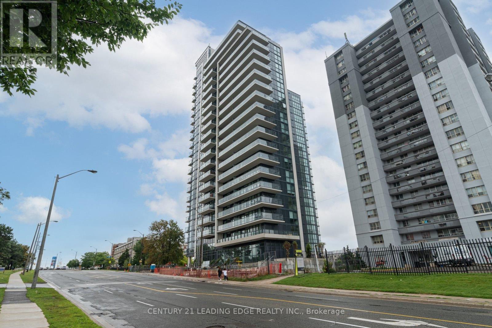 302 - 1461 Lawrence Avenue, Toronto, Ontario  M6L 1A9 - Photo 3 - W12807384