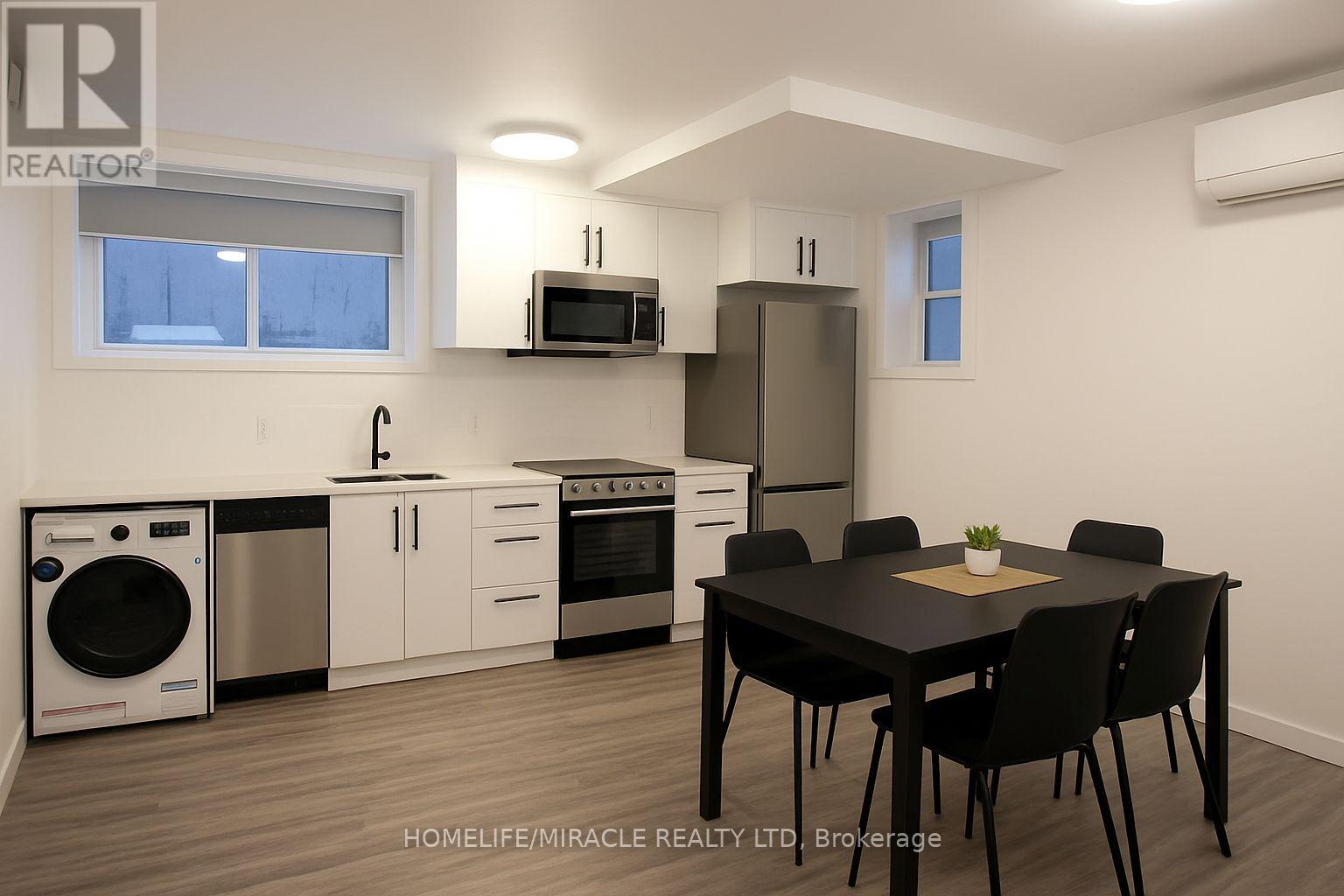 3 - 148 Glenlake Avenue, Toronto, Ontario  M6P 1E7 - Photo 5 - W12807390