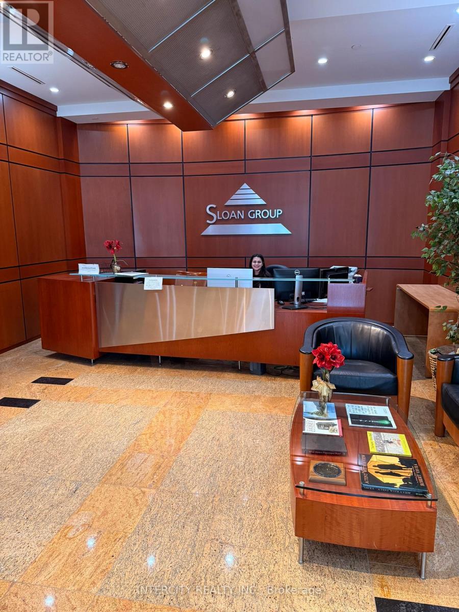 Unit 6- St - 4646 Dufferin Street, Toronto, Ontario  M3H 5S4 - Photo 2 - W12807410