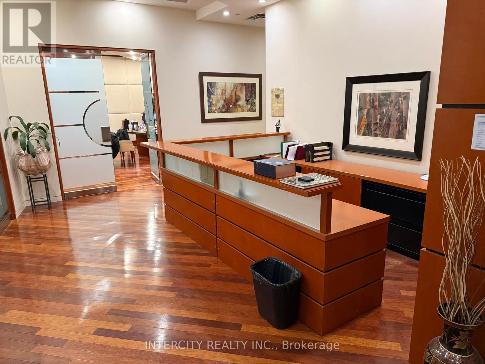 Unit 6- St - 4646 Dufferin Street, Toronto, Ontario  M3H 5S4 - Photo 4 - W12807410