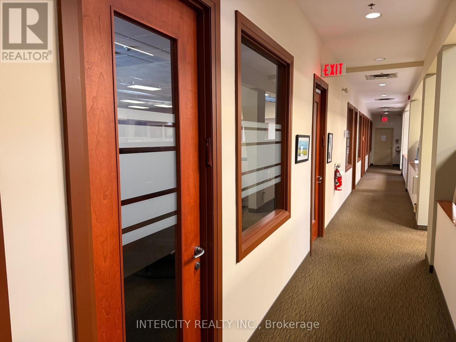 Unit 6- St - 4646 Dufferin Street, Toronto, Ontario  M3H 5S4 - Photo 5 - W12807410