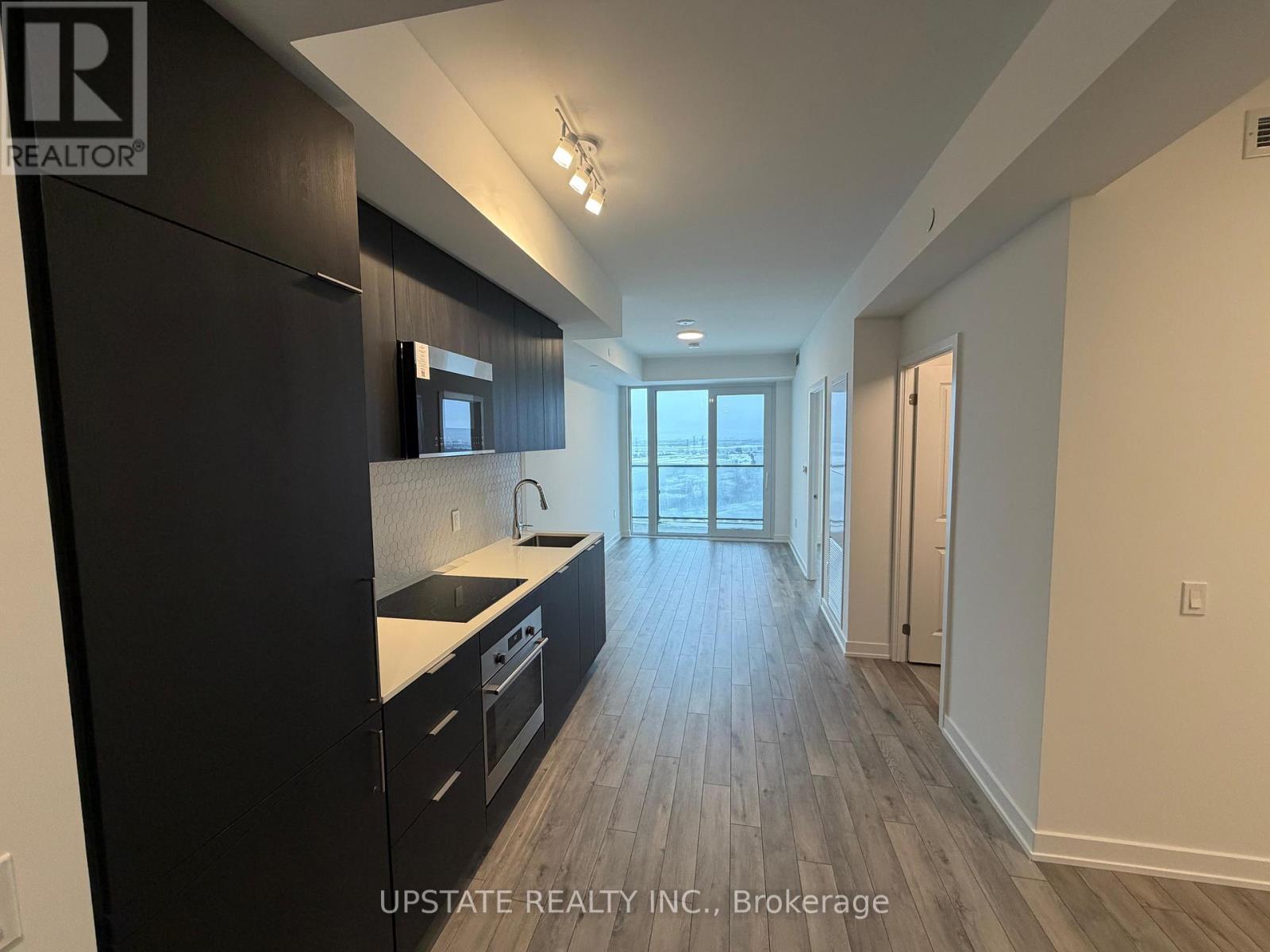 1303 - 15 Skyridge Drive, Brampton, Ontario  L6P 4S3 - Photo 3 - W12807430