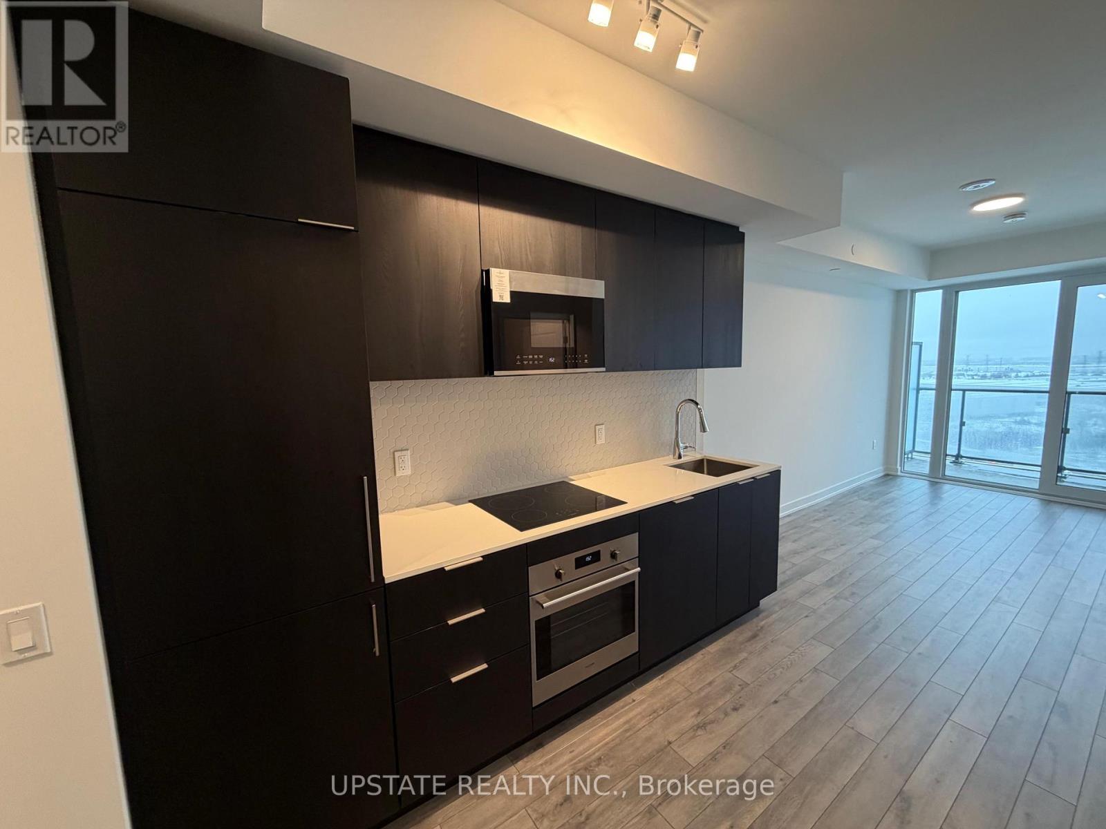 1303 - 15 Skyridge Drive, Brampton, Ontario  L6P 4S3 - Photo 5 - W12807430