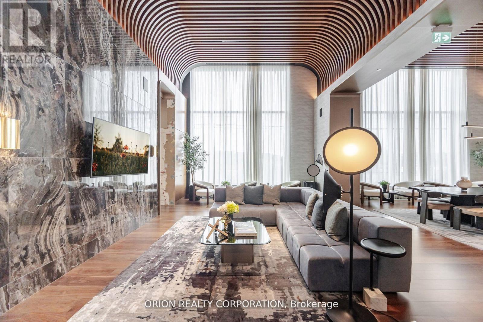 822 - 3240 WILLIAM COLTSON AVENUE, Oakville, Ontario