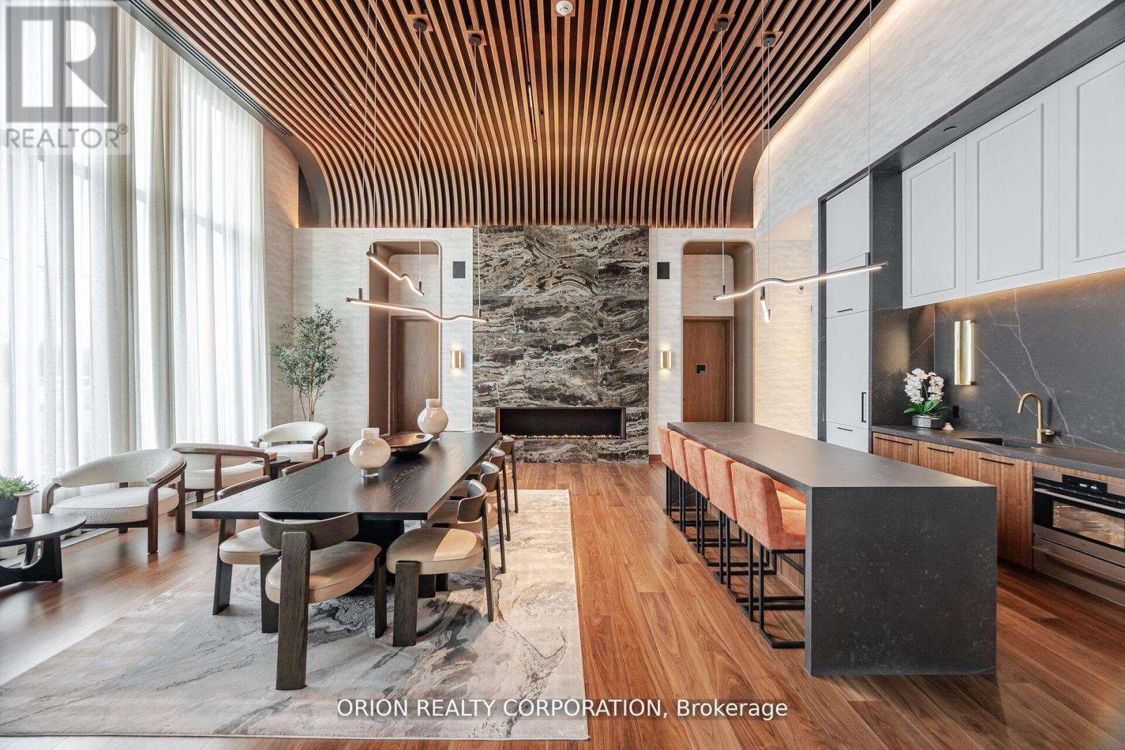 822 - 3240 William Coltson Avenue, Oakville, Ontario  L6H 8C8 - Photo 2 - W12807432