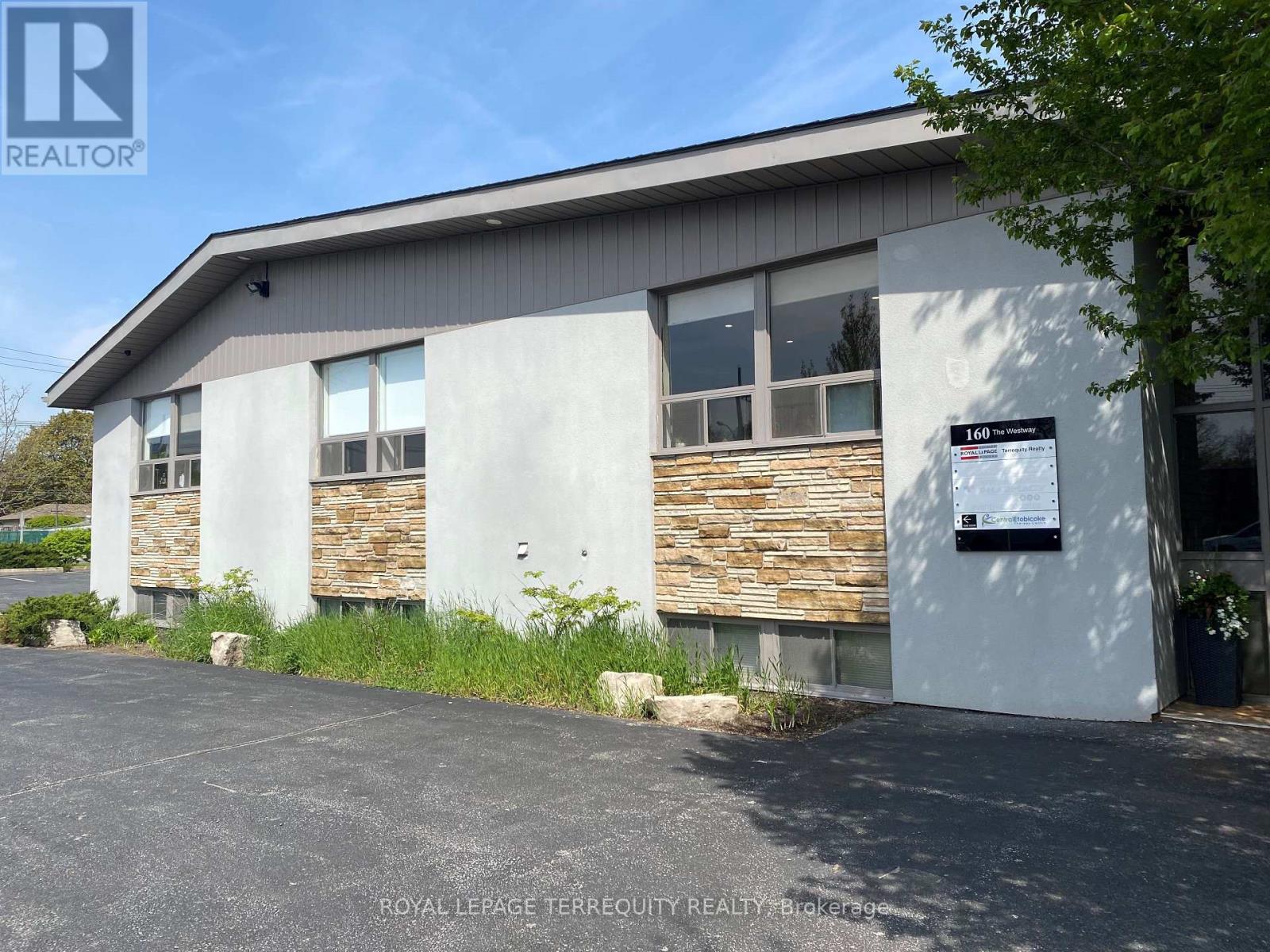 16b - 160 The Westway, Toronto, Ontario  M9P 2C1 - Photo 2 - W12807472