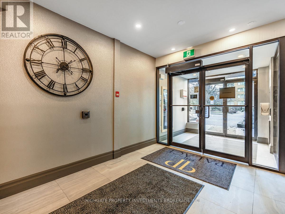 1203 - 1270 Maple Crossing Boulevard, Burlington, Ontario  L7S 2J3 - Photo 3 - W12807486