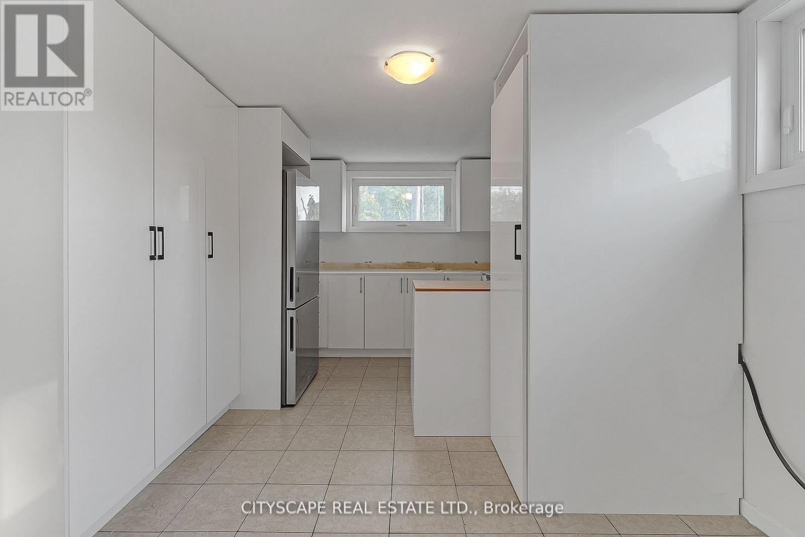 2724 Lake Shore Boulevard W, Toronto, Ontario  M8V 1G8 - Photo 9 - W12807508