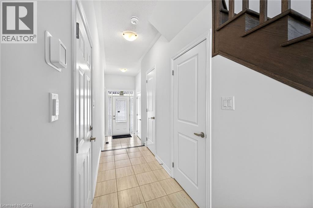 33 Admiral Road, Welland, Ontario  L3B 0H4 - Photo 4 - 40806063