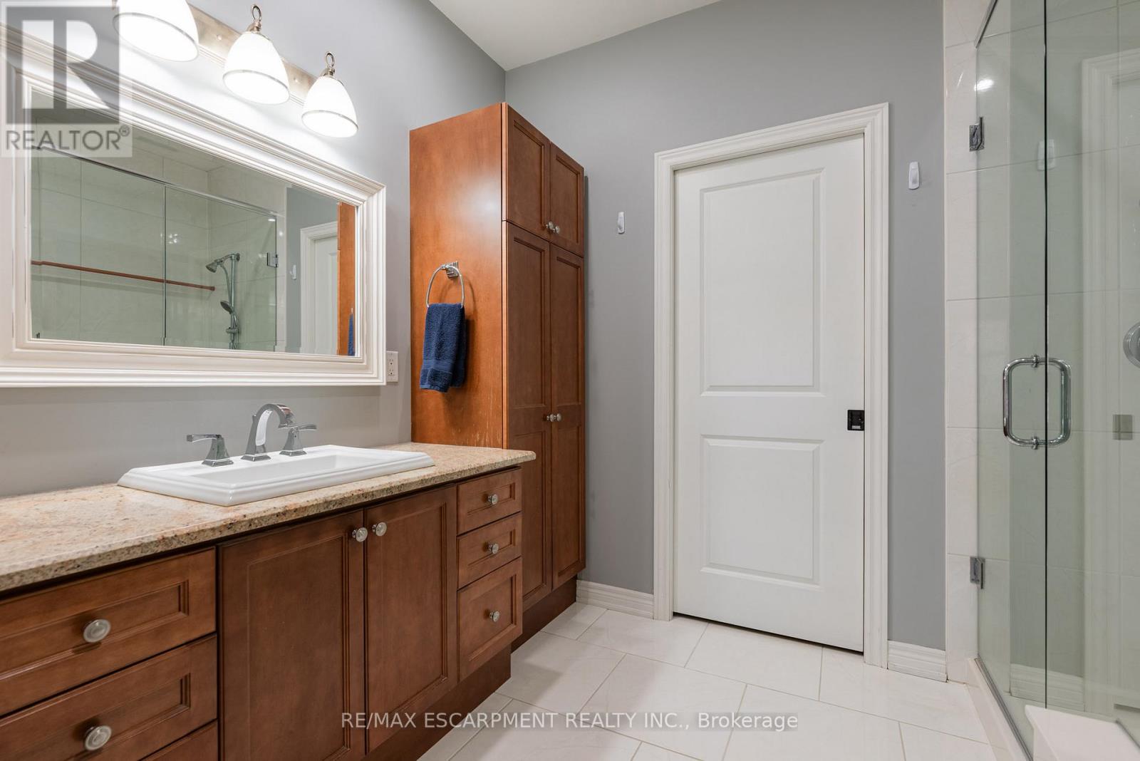 13 Iron Bridge Court, Haldimand, Ontario  N3W 0A4 - Photo 17 - X12807310