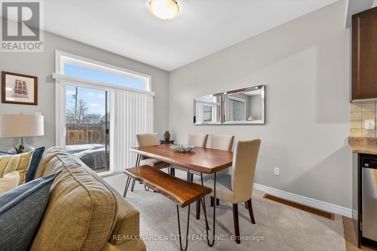 45 - 380 Lake Street, Grimsby, Ontario  L3M 0E8 - Photo 10 - X12807374