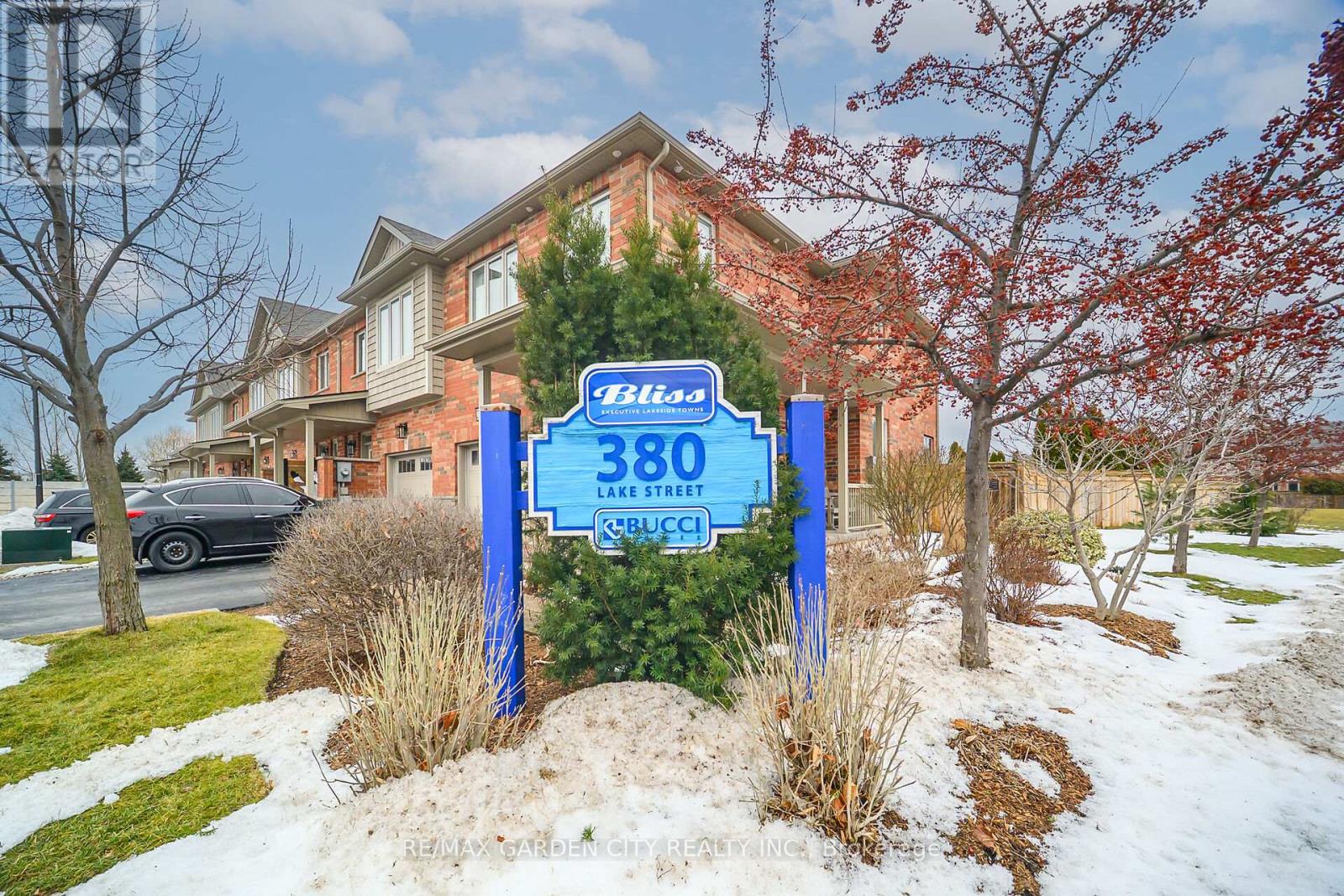 45 - 380 Lake Street, Grimsby, Ontario  L3M 0E8 - Photo 2 - X12807374