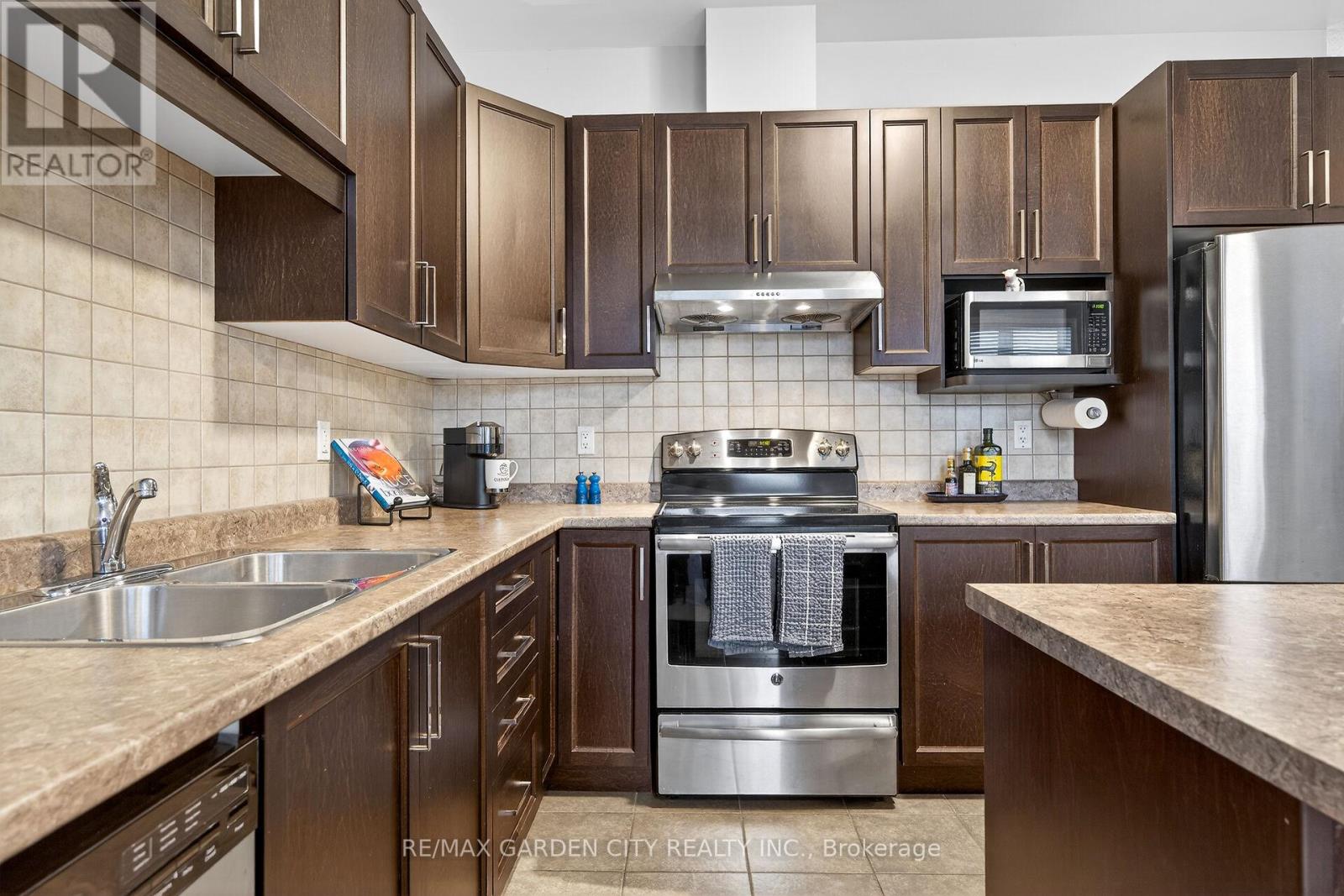 45 - 380 Lake Street, Grimsby, Ontario  L3M 0E8 - Photo 9 - X12807374