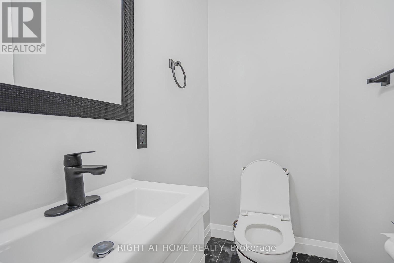 155 Avondale Street, Hamilton, Ontario  L8L 7C1 - Photo 13 - X12807380