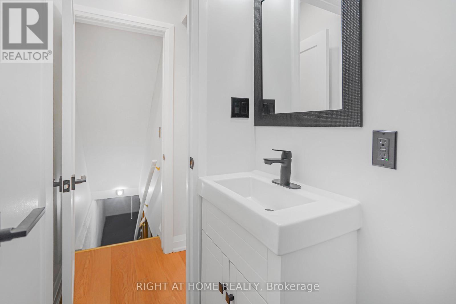 155 Avondale Street, Hamilton, Ontario  L8L 7C1 - Photo 14 - X12807380